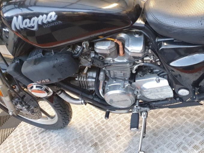 HONDA VF 750C MAGNA 4