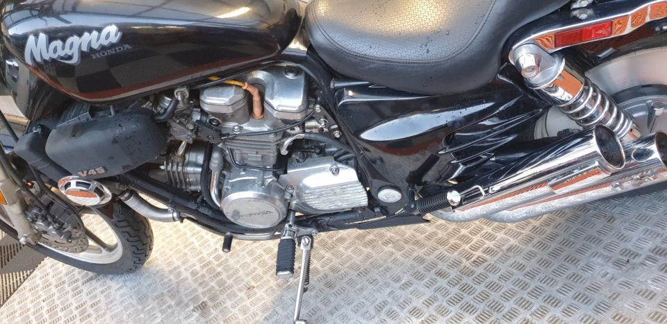 HONDA VF 750C MAGNA 4