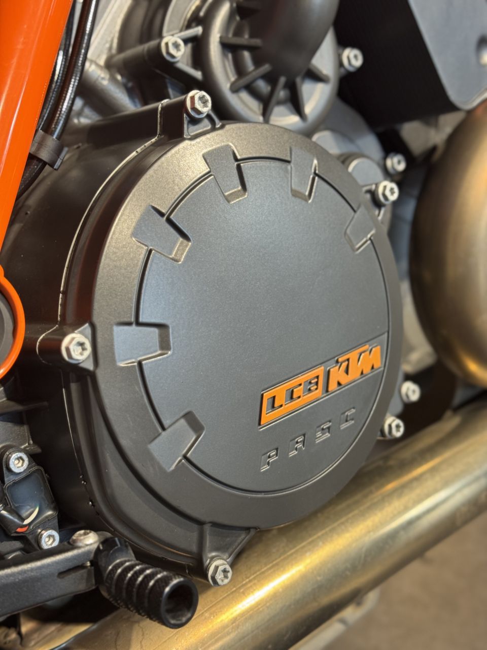 KTM 1290 SUPER DUKE R EVO 4
