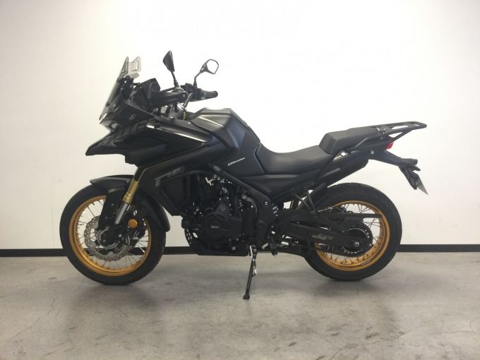 VOGE 525 DSX 4