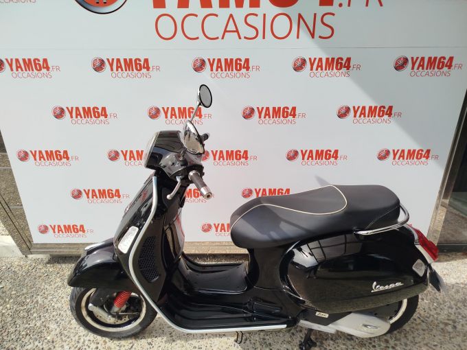 VESPA GTS SUPER 4