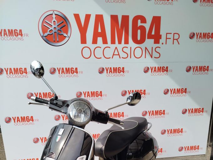 VESPA GTS SUPER 4