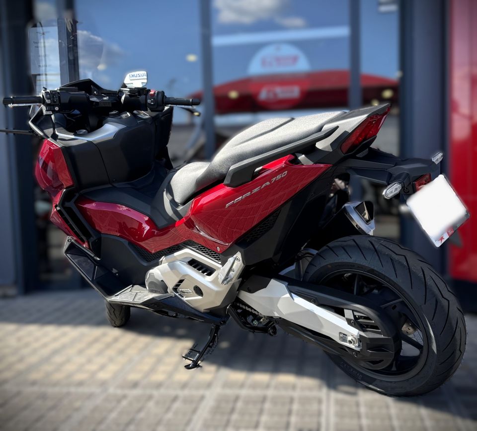HONDA NSS FORZA 750 4