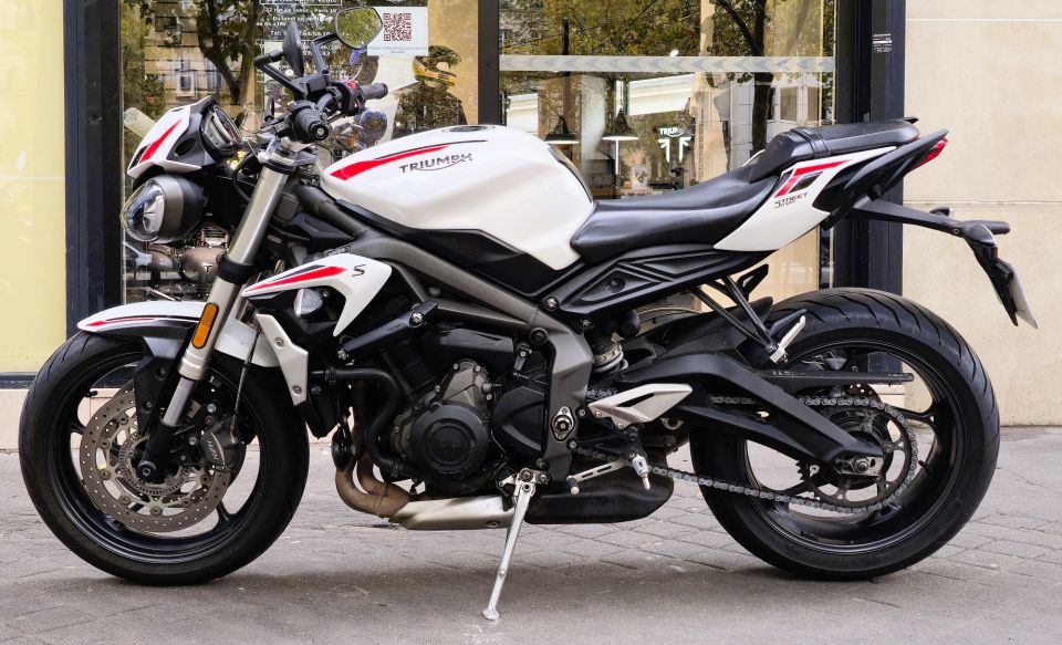 TRIUMPH STREET TRIPLE 660 S A2 4