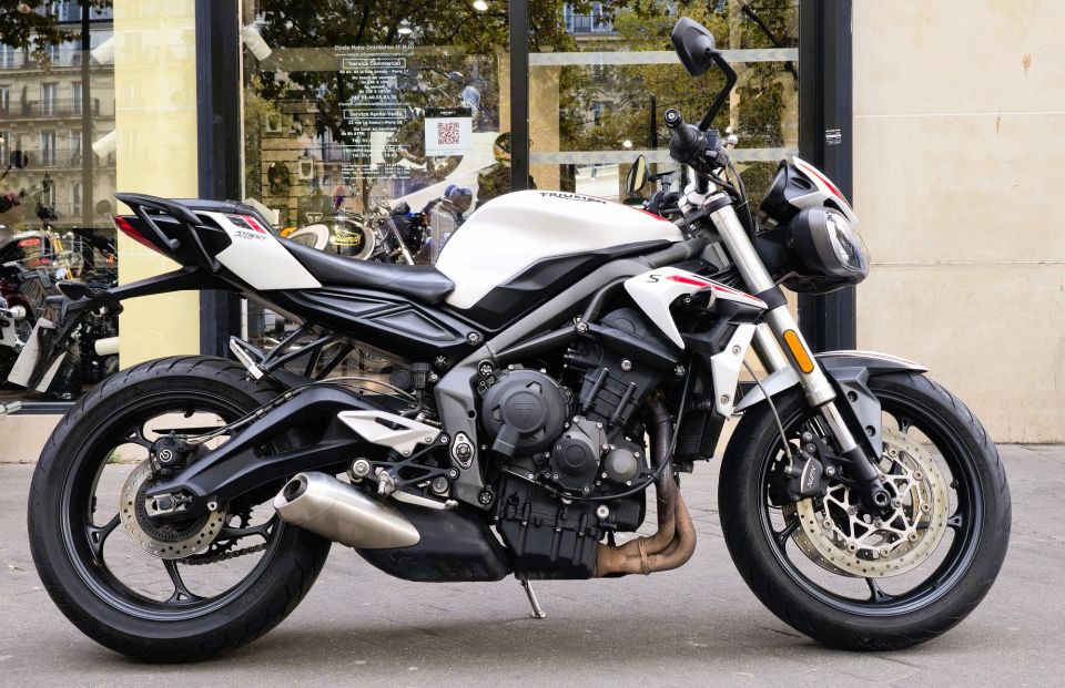 TRIUMPH STREET TRIPLE 660 S A2 4