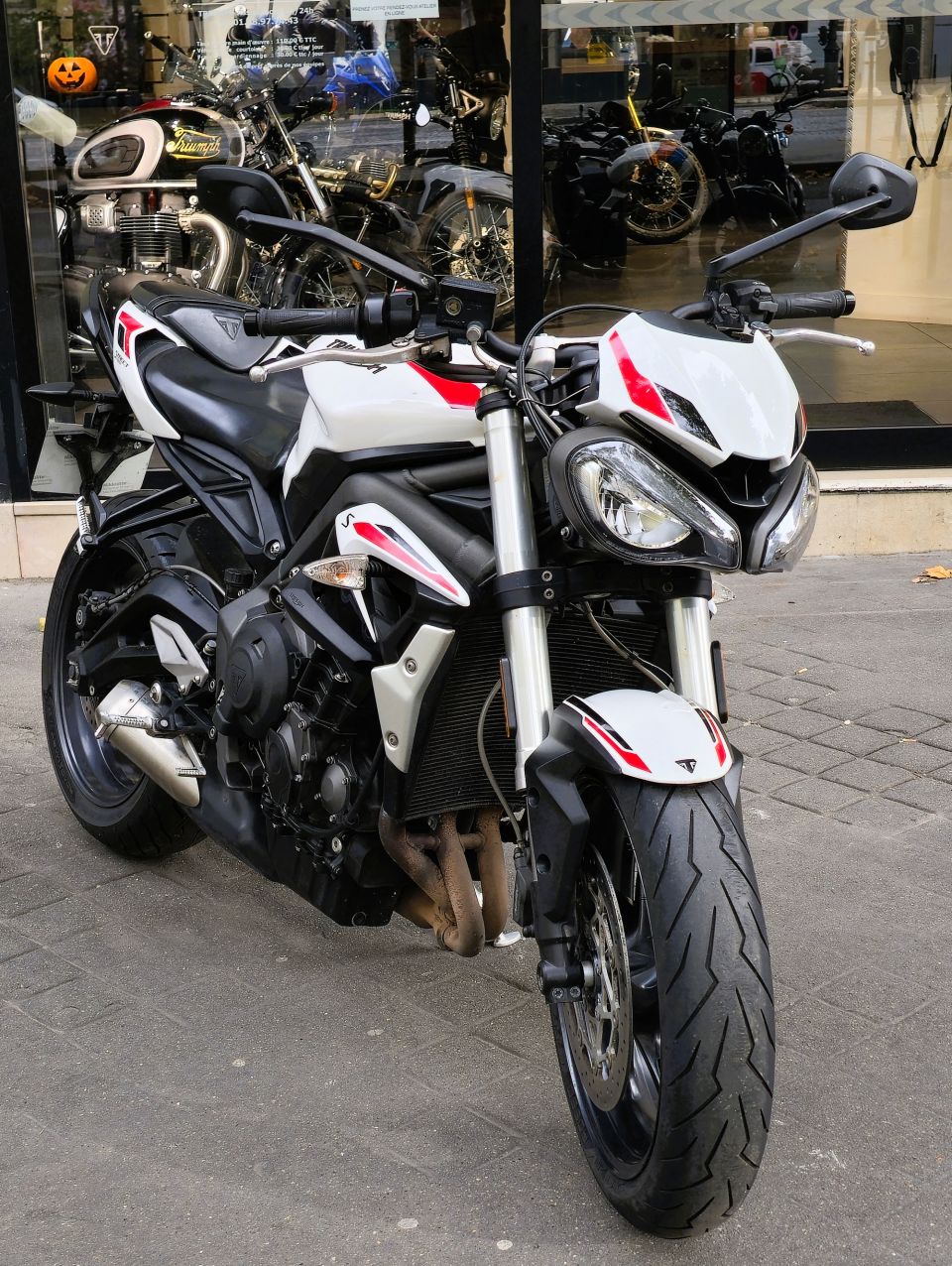 TRIUMPH STREET TRIPLE 660 S A2 4