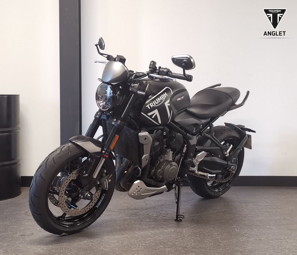 TRIUMPH TRIDENT 660 4