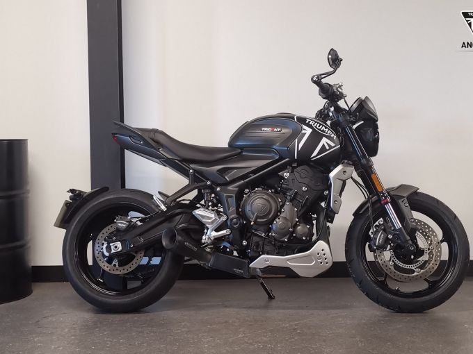 TRIUMPH TRIDENT 660 4