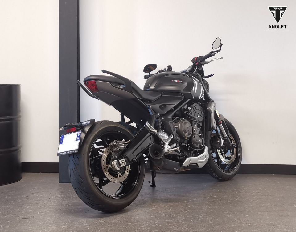 TRIUMPH TRIDENT 660 4