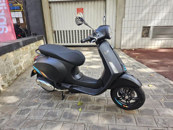 VESPA PRIMAVERA 125 4