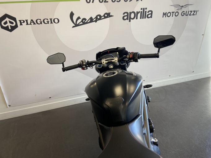 TRIUMPH SPEED TRIPLE 1050 RS 4