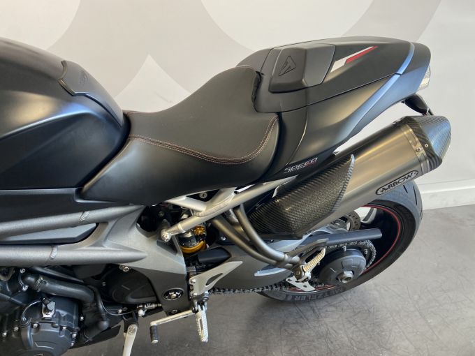 TRIUMPH SPEED TRIPLE 1050 RS 4