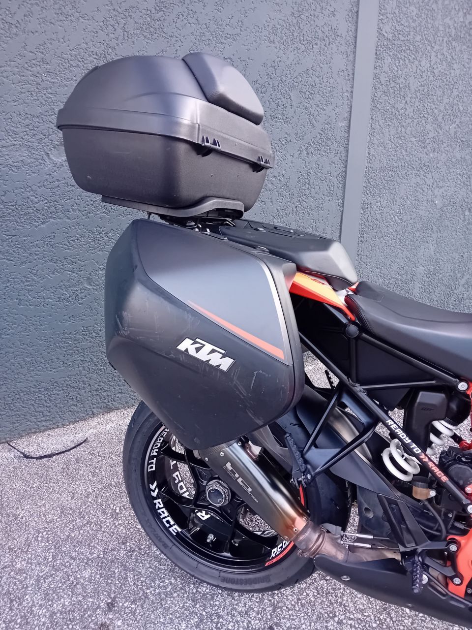 KTM 1290 SUPER DUKE GT 4
