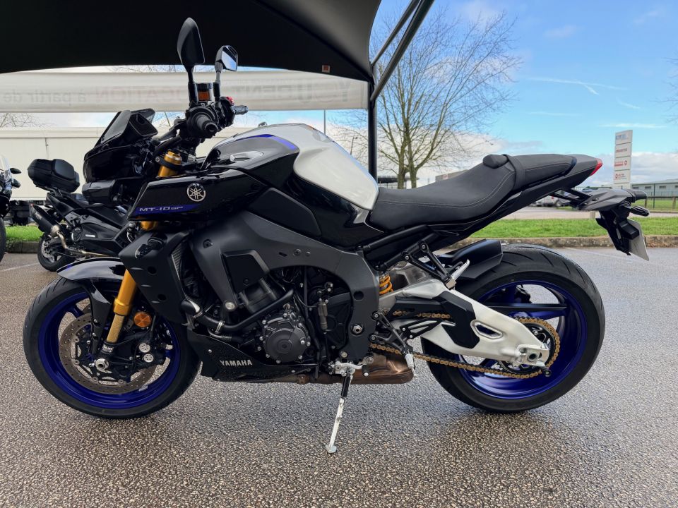 YAMAHA MT-10 SP 4