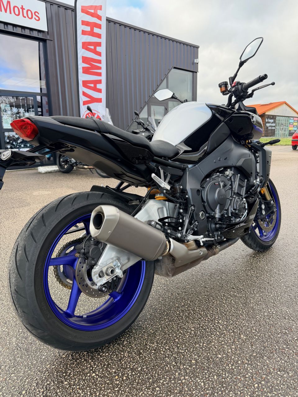 YAMAHA MT-10 SP 4