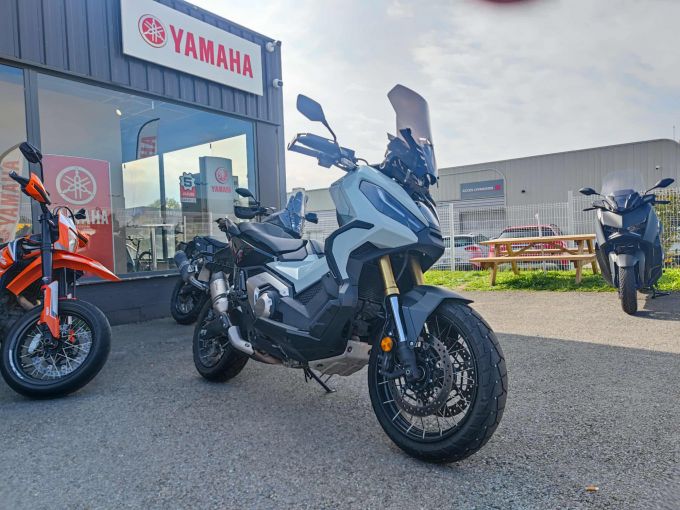 HONDA X-ADV 4