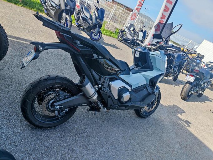 HONDA X-ADV 4