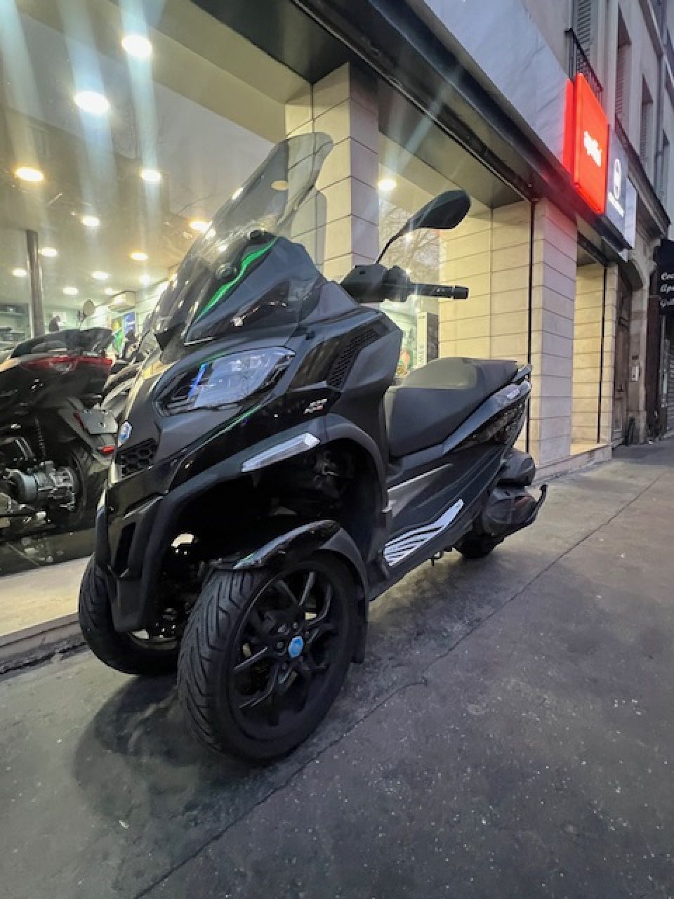 PIAGGIO MP3 530 HPE EXCLUSIVE 4