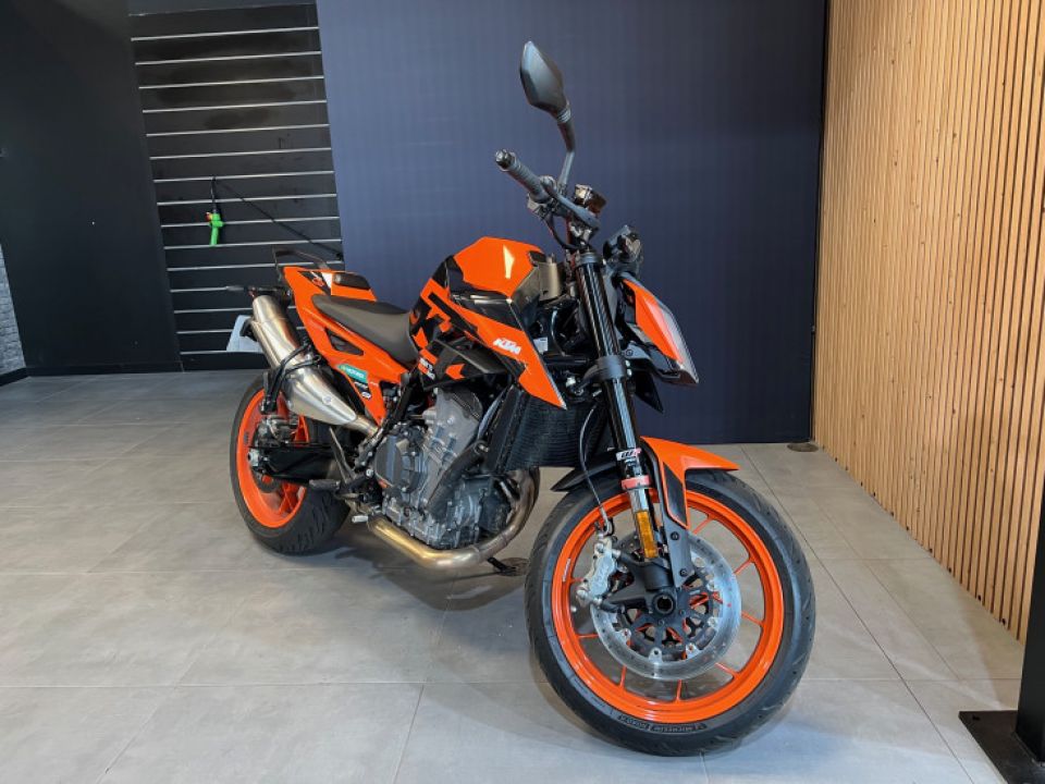 KTM 890 DUKE 4