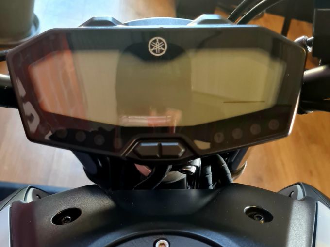 YAMAHA MT-07 4