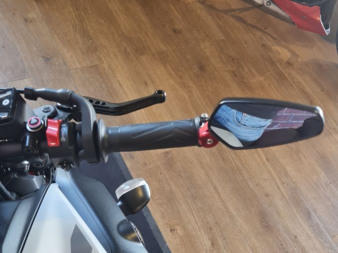 YAMAHA MT-07 4