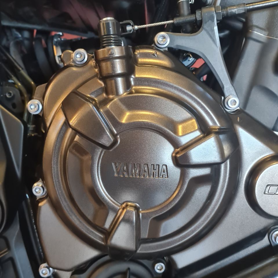 YAMAHA MT-07 4