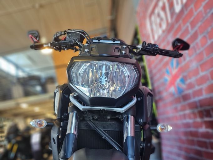 YAMAHA MT-07 4