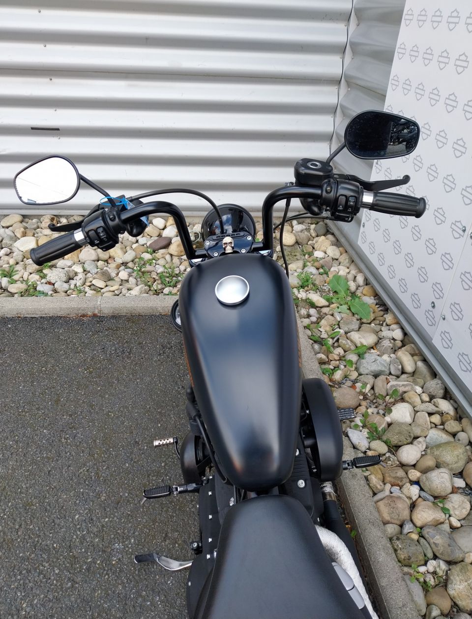 HARLEY-DAVIDSON SPORTSTER IRON 883 4