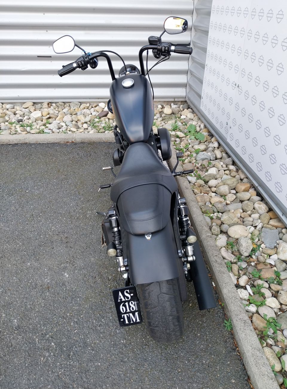 HARLEY-DAVIDSON SPORTSTER IRON 883 4