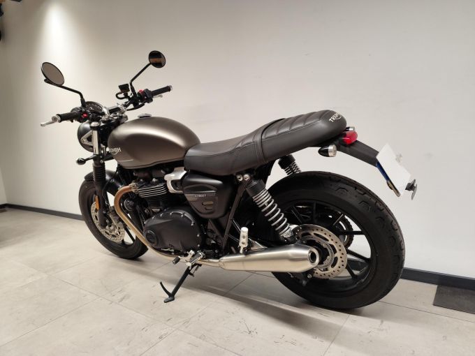 TRIUMPH SPEED TWIN 900 4