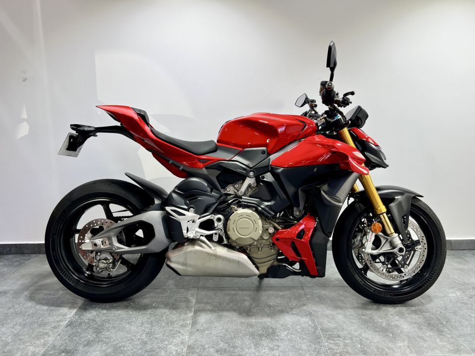 DUCATI STREETFIGHTER V4S 4
