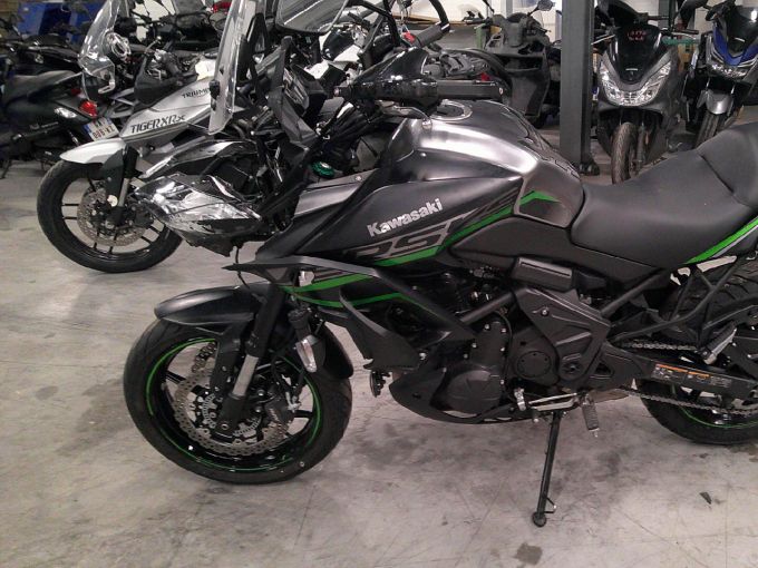 KAWASAKI VERSYS 650 4