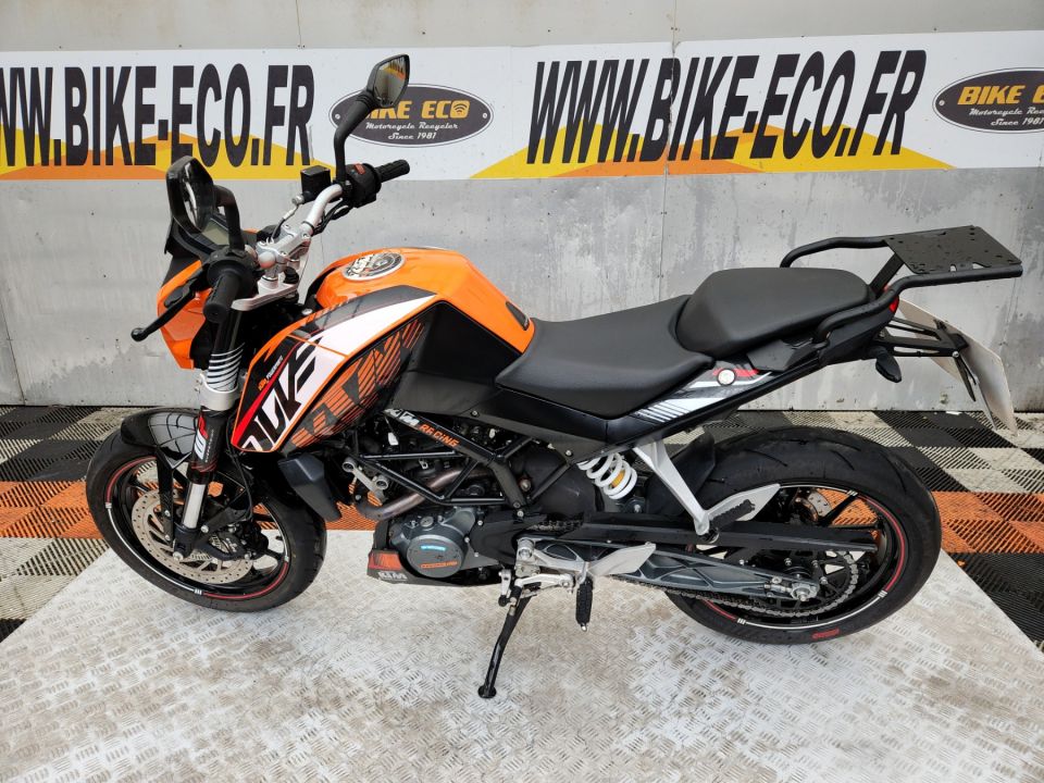 KTM 125 DUKE ABS 4