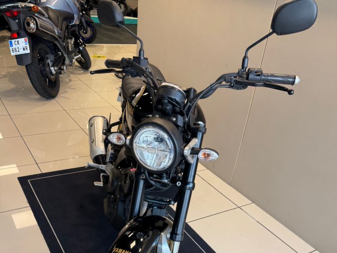 YAMAHA XSR 125 Legacy 4