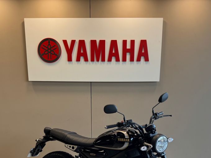 YAMAHA XSR 125 Legacy 4