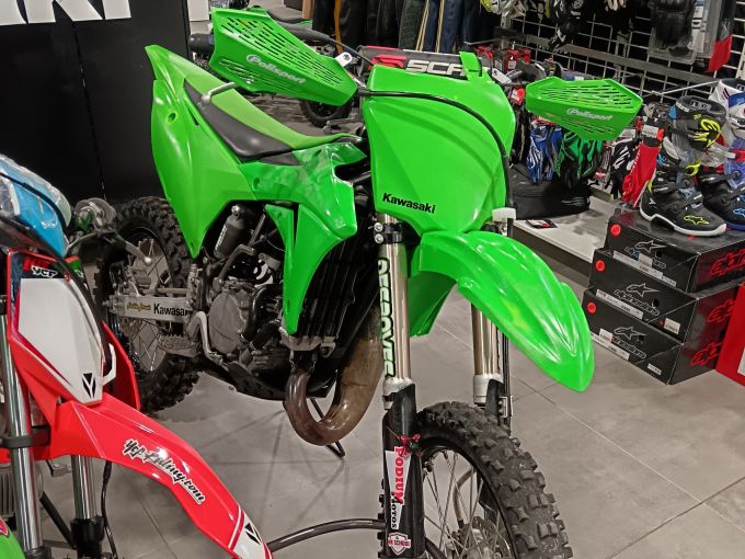 KAWASAKI KX 4