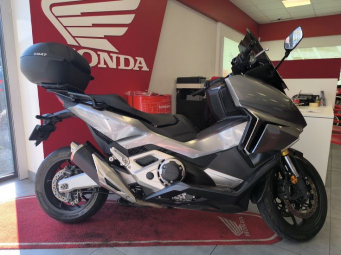 HONDA FORZA 750 4