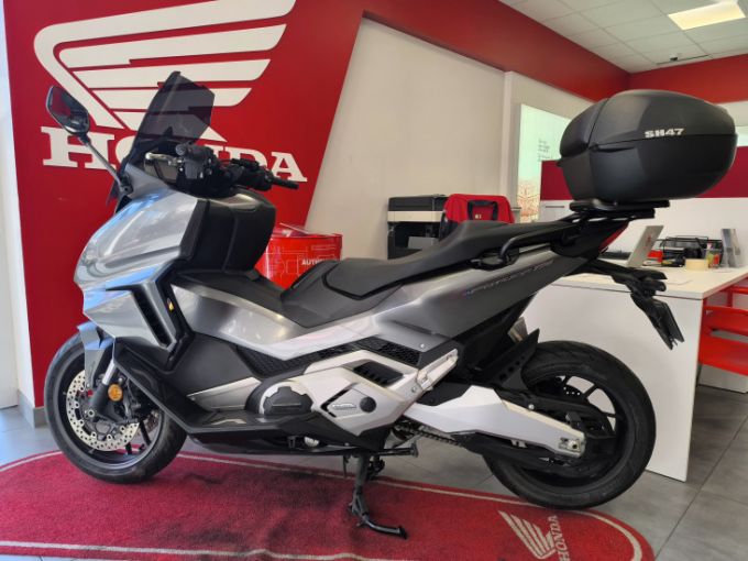 HONDA FORZA 750 4