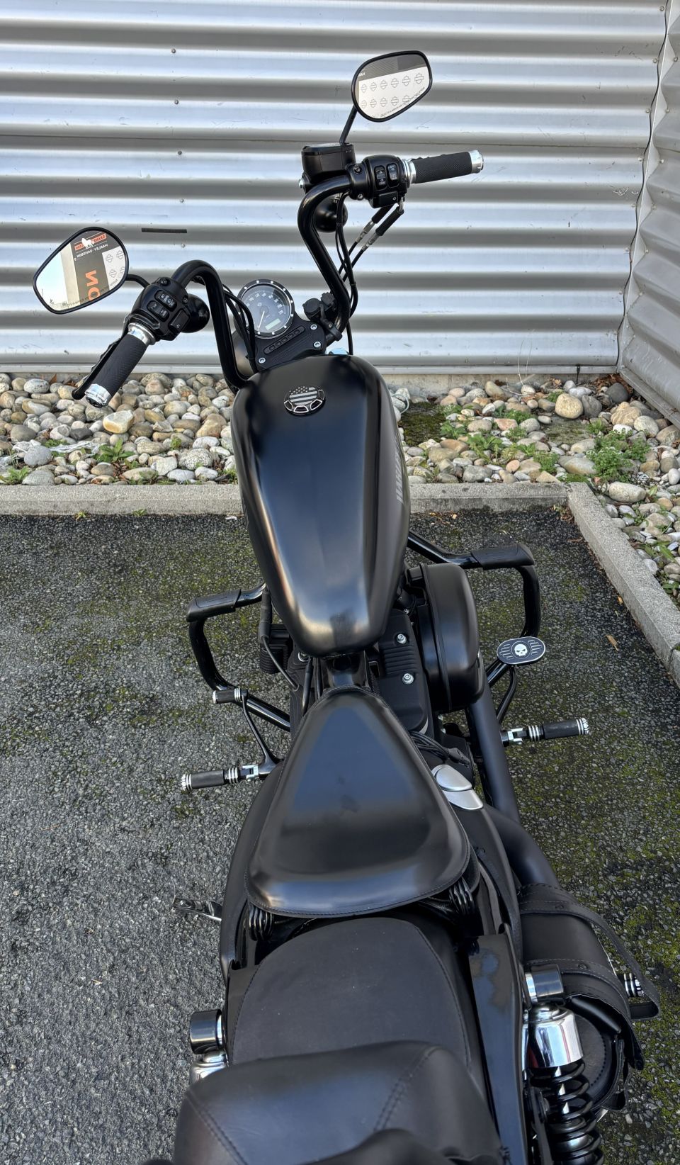 HARLEY-DAVIDSON SPORTSTER IRON 883 4