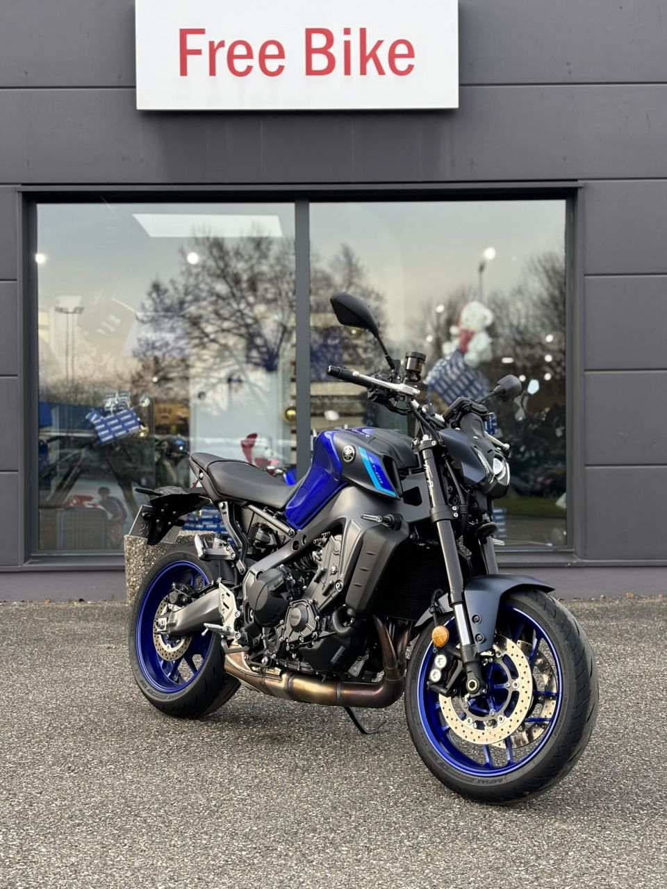 YAMAHA MT-09 4