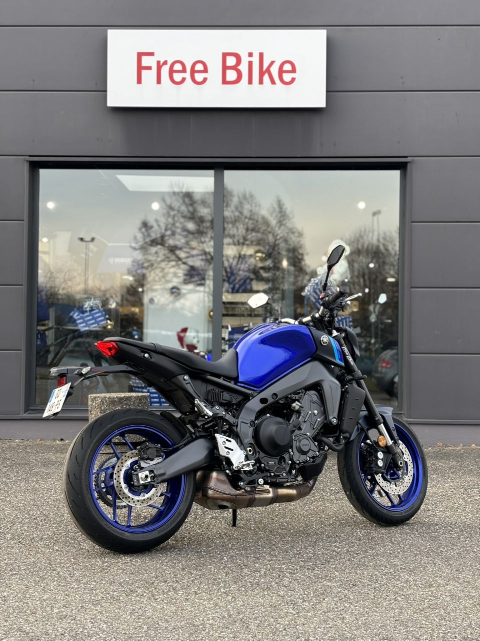 YAMAHA MT-09 4