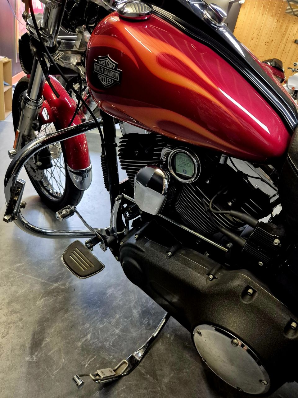 HARLEY-DAVIDSON DYNA WIDE GLIDE 1584 4