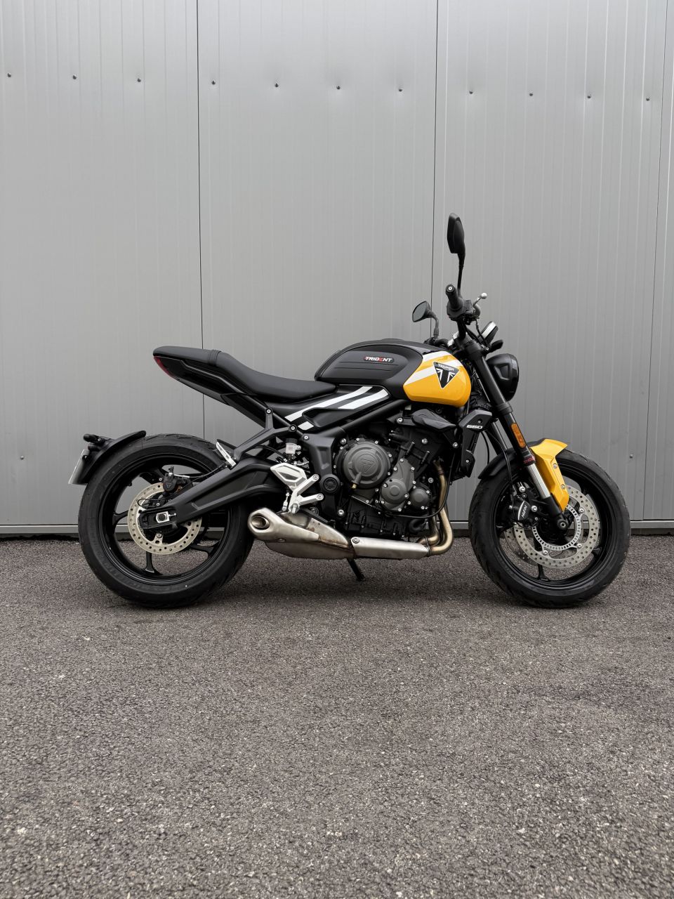 TRIUMPH TRIDENT 660 4