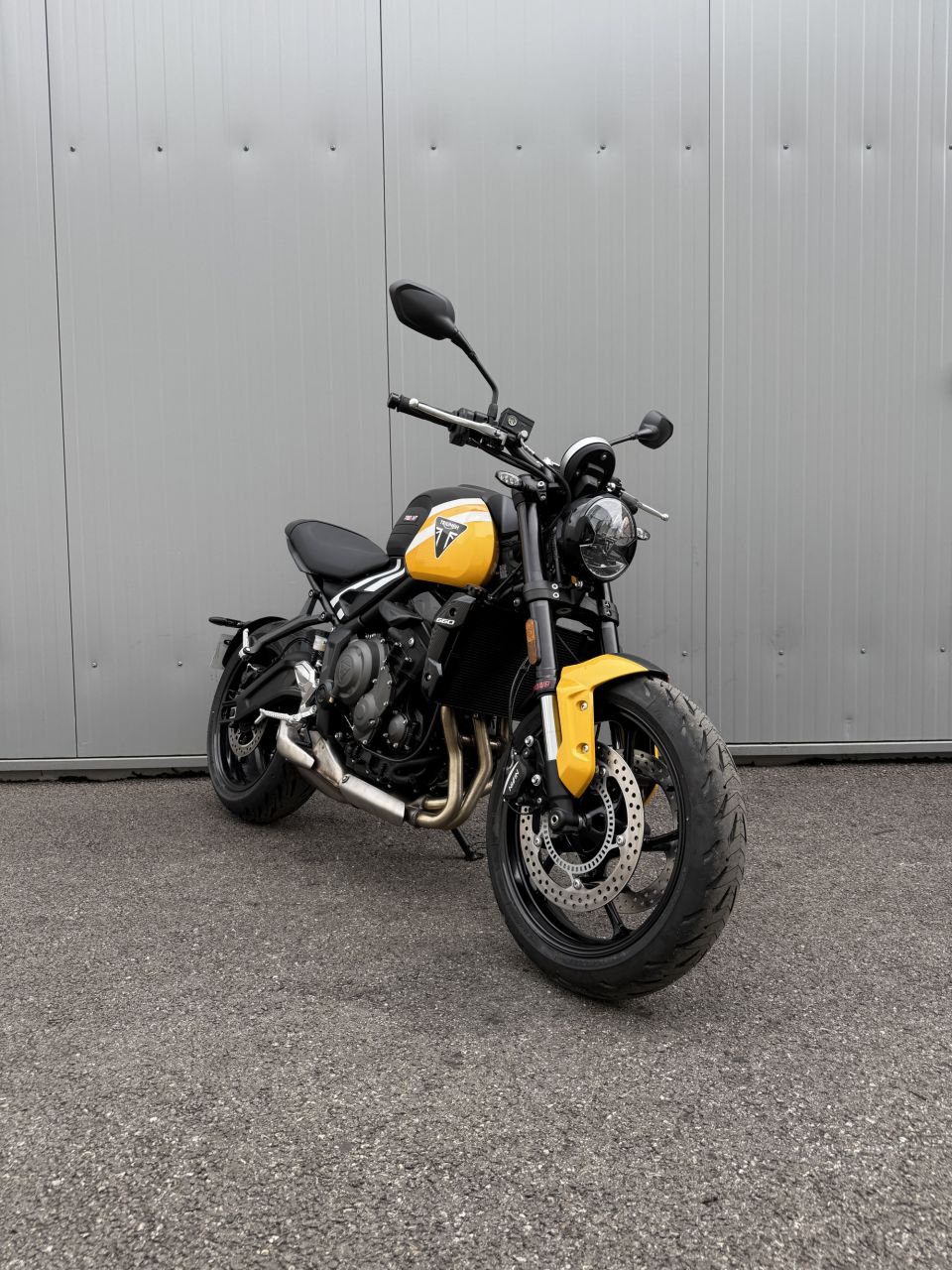 TRIUMPH TRIDENT 660 4