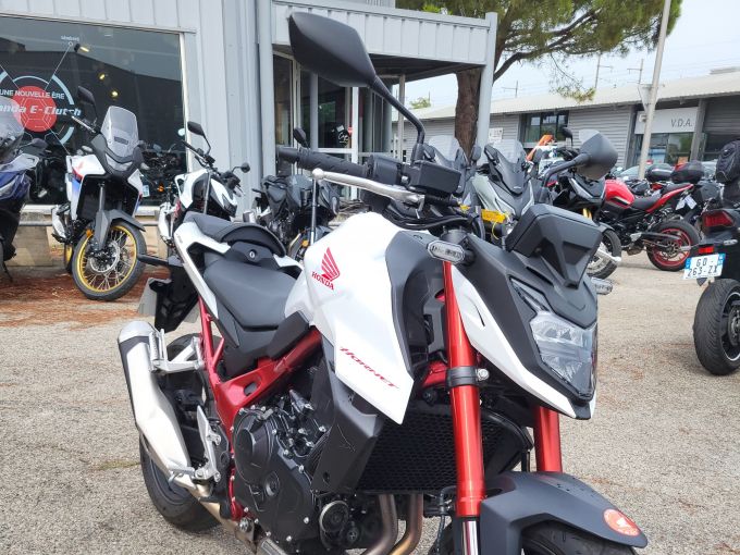 HONDA CB 750 HORNET 4