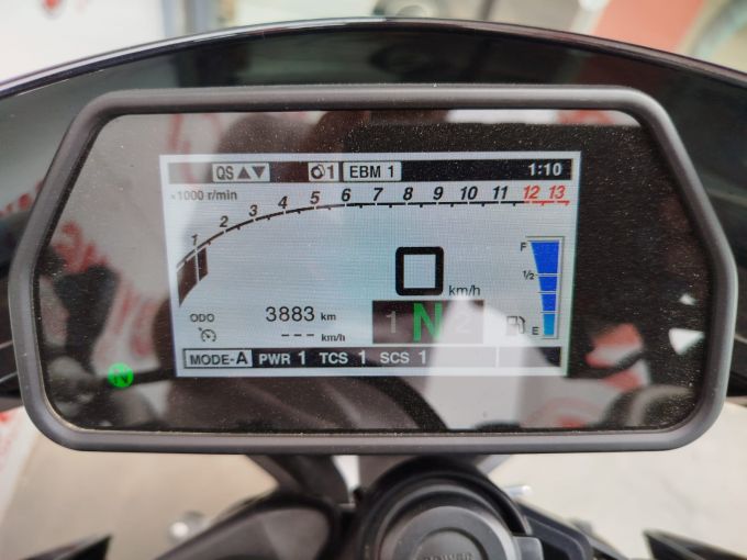 YAMAHA MT-10 4