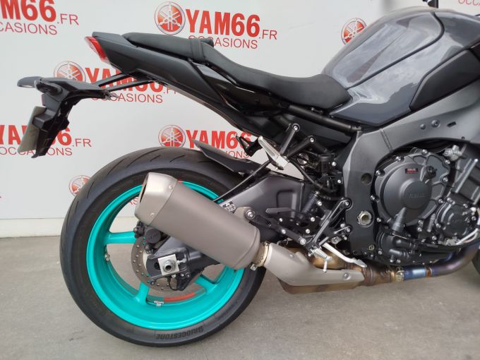 YAMAHA MT-10 4