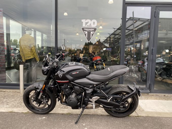 TRIUMPH TRIDENT 660 4
