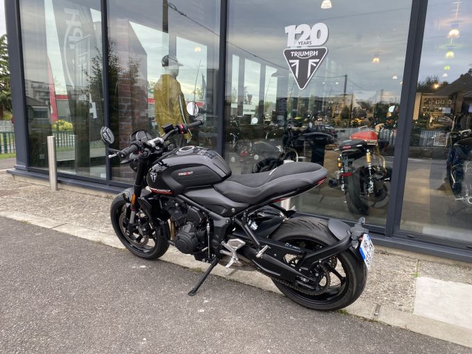 TRIUMPH TRIDENT 660 4