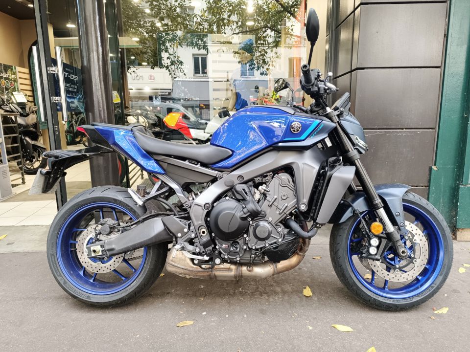 YAMAHA MT-09 4